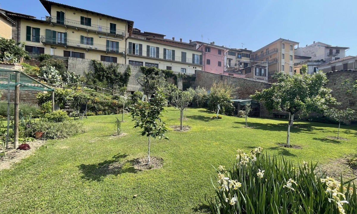 Montechiaro dʼAsti Apartment | Cosy apartment for 2 guests with WIFI, A/C, TV, patio and pets allowed