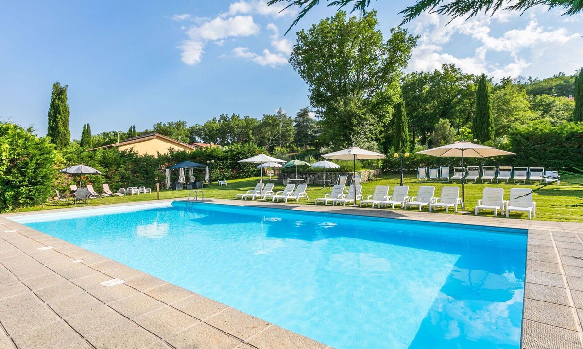 Badia Agnano Apartment | Cosy apartment for 29 guests with private pool, WIFI, TV, patio, pets allowed and panoramic view