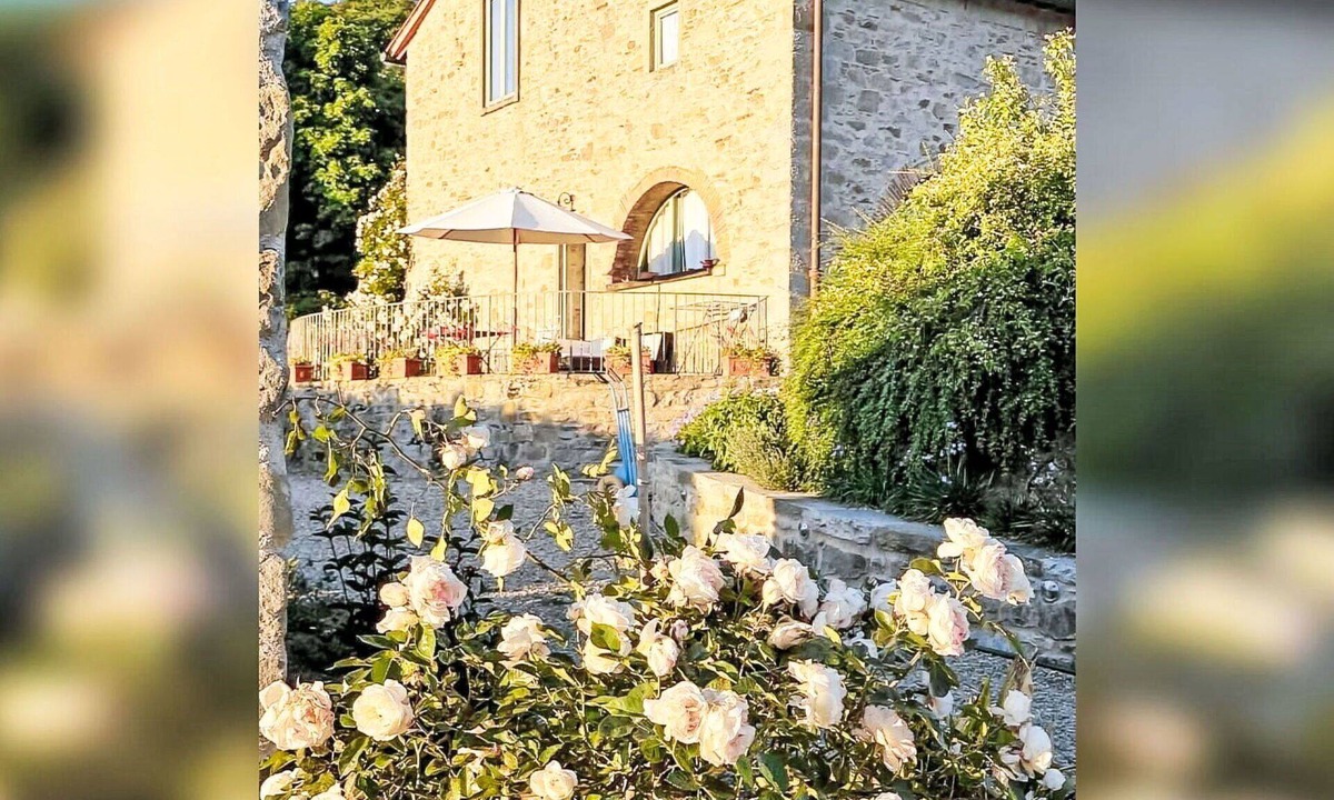 Londa Apartment | Cosy apartment for 2 people with WIFI, A/C, pool and panoramic view