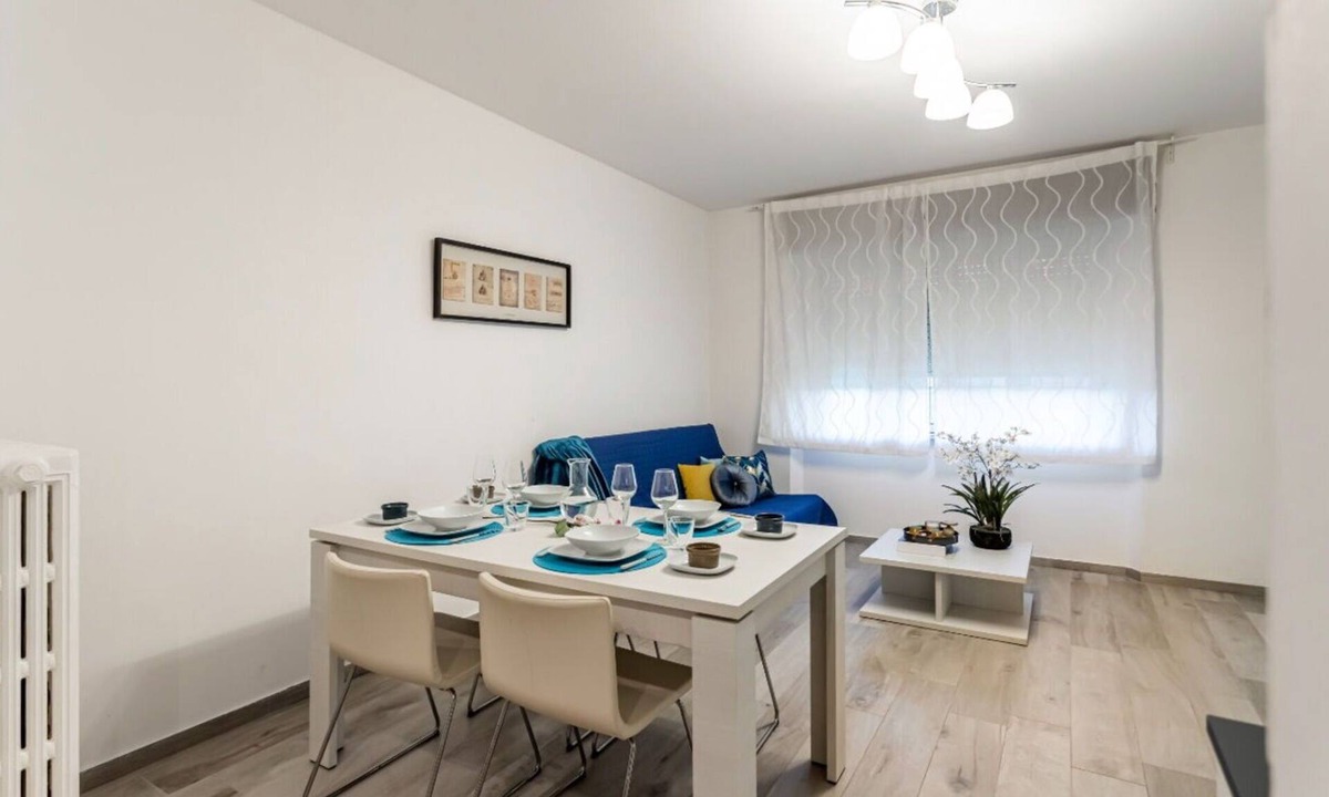 Pavia Apartment | Cosy apartment for 4 guests with WIFI, A/C