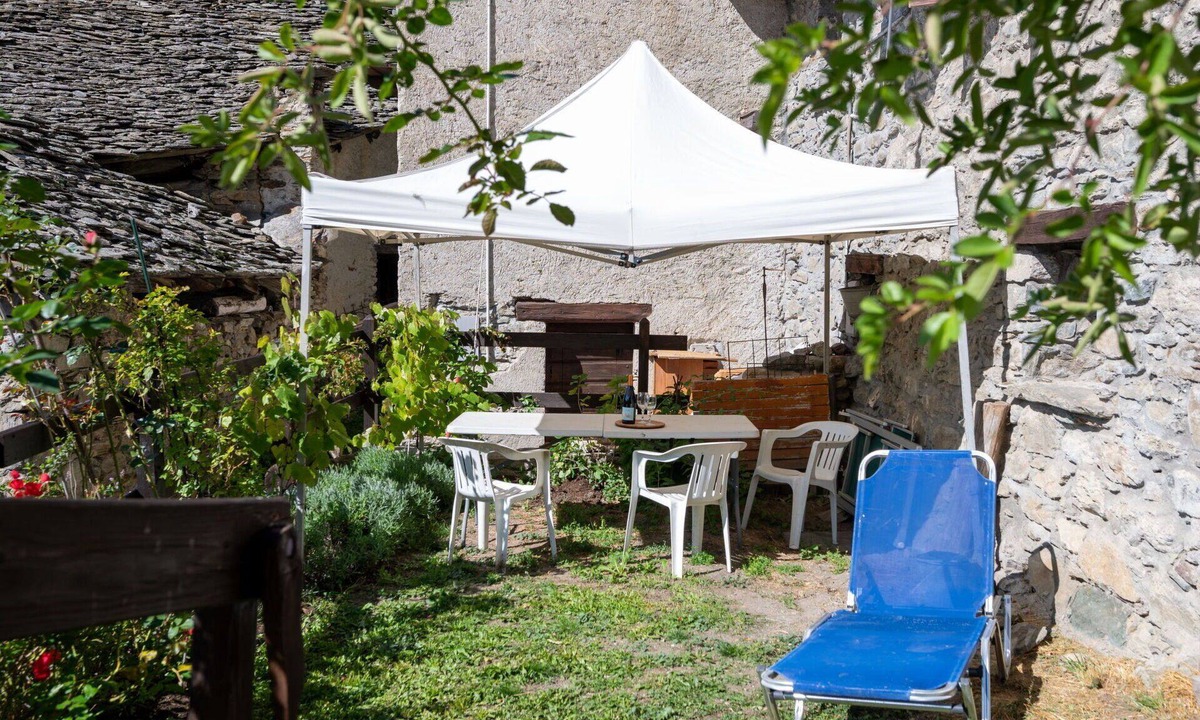 Avise Apartment | Cosy apartment for 4 people with WIFI, TV and pets allowed