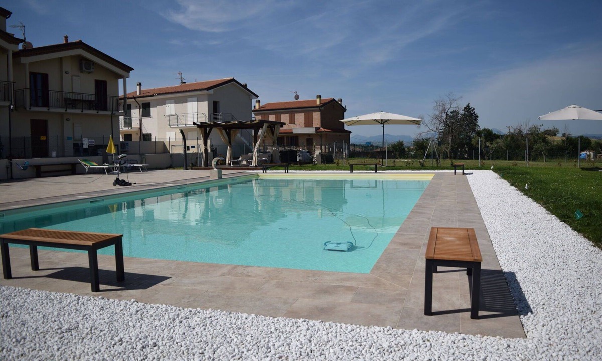 La Figurina Apartment | Cosy apartment for 6 people with WIFI, A/C, pool, patio and pets allowed
