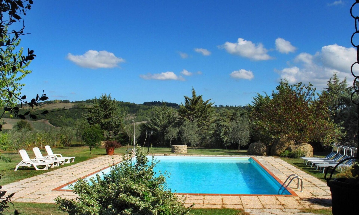 Pomarance Villa | Cosy apartment in villa for 5 people with pool, WIFI, TV, terrace and panoramic view