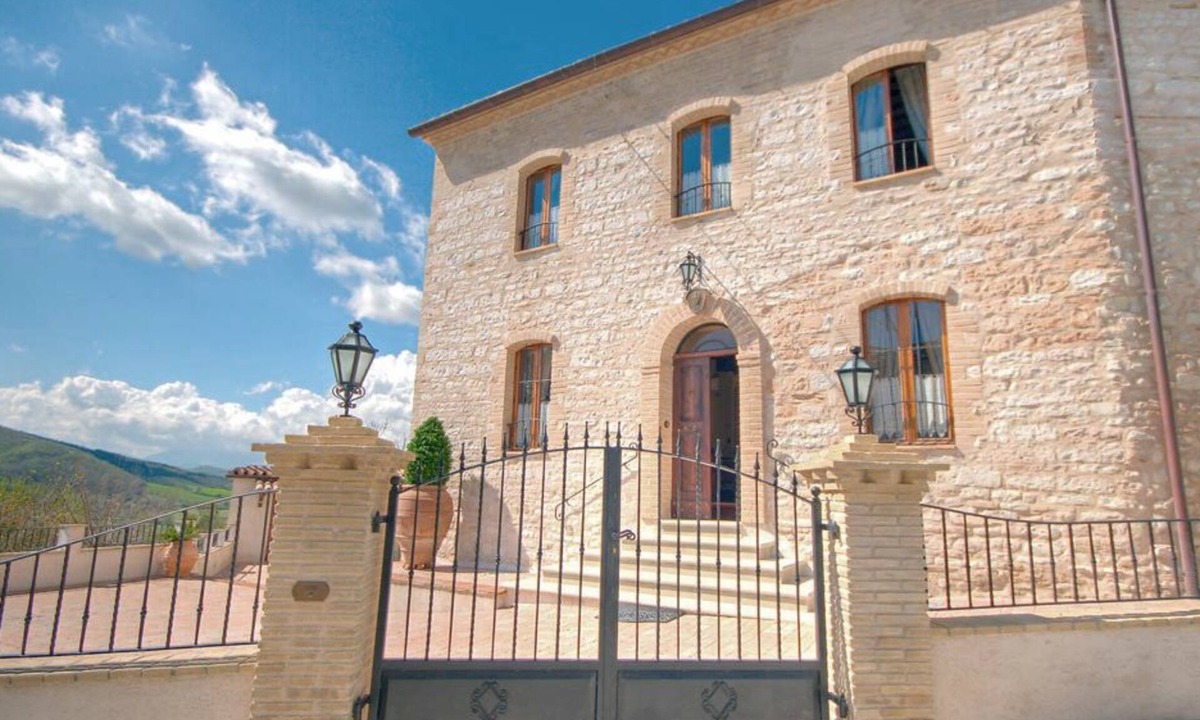 Sassoferrato House | Country House Federico I