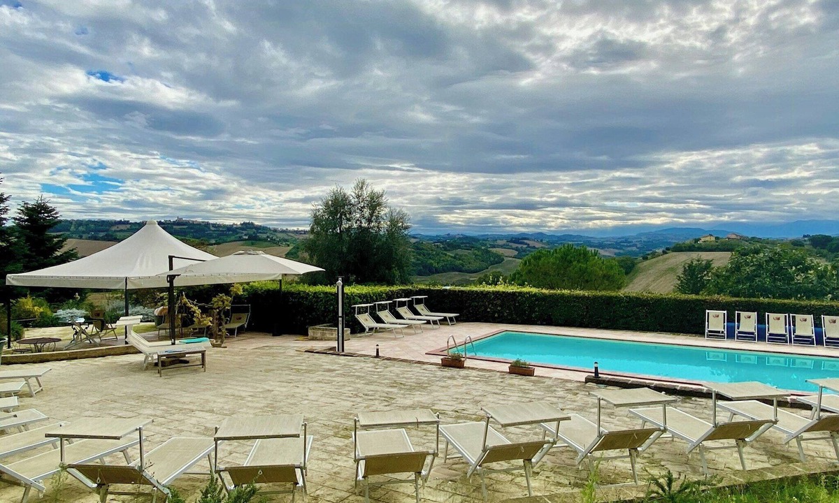 Ponzano di Fermo House | Country houses with pool in Le Marche