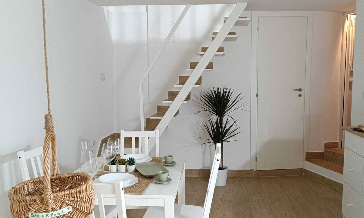 Naples City Centre Apartment | Cozy 2-bedroom apartment in the heart of Naples.