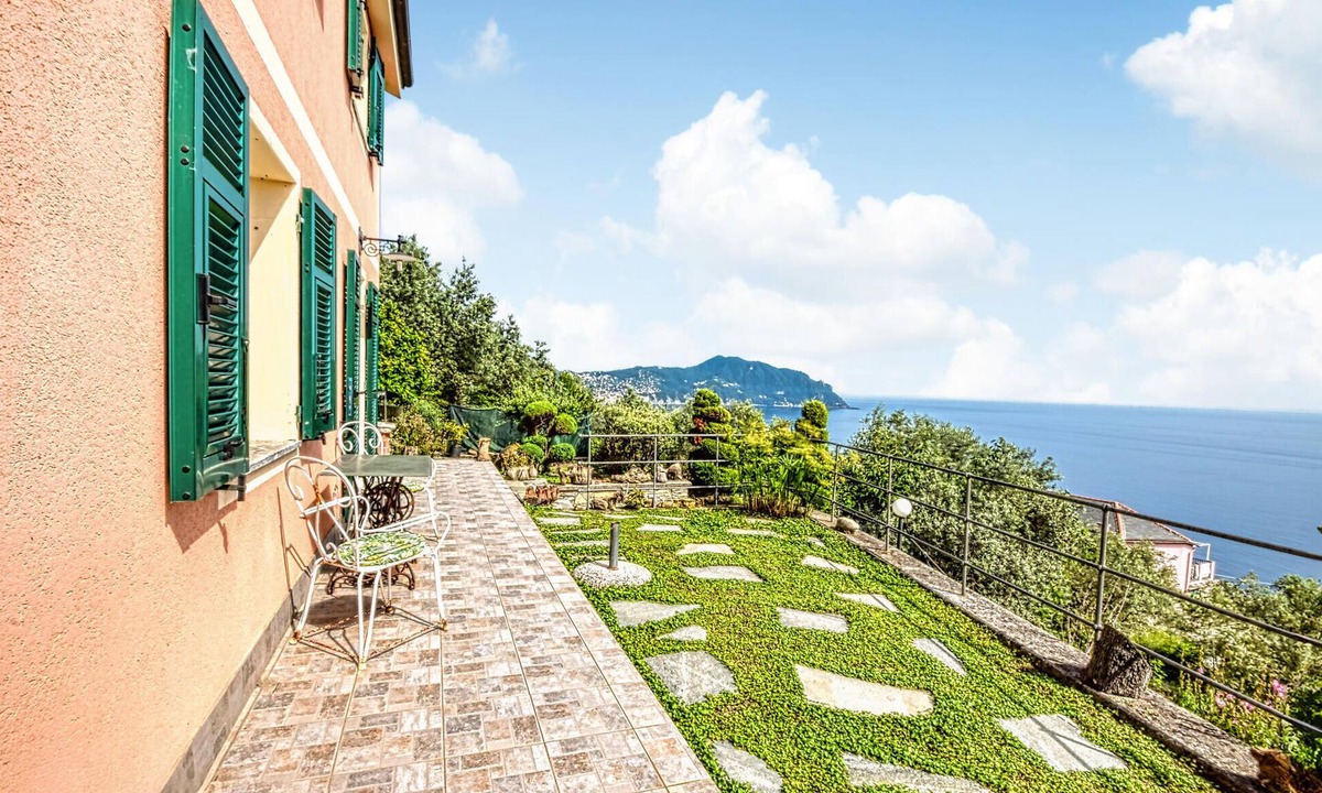 Pieve Ligure House | Cozy home in Pieve Ligure with house sea view