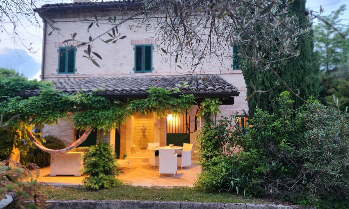 Monte Giberto House | Cozy spacious house with 4 bedrooms, pool, garden & sandy beach 20 min away