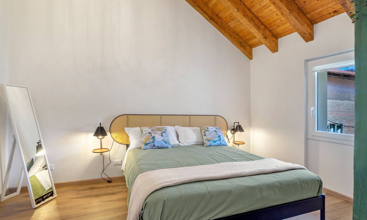 Rossiglione Apartment | Deluxe Apartment with Bedroom