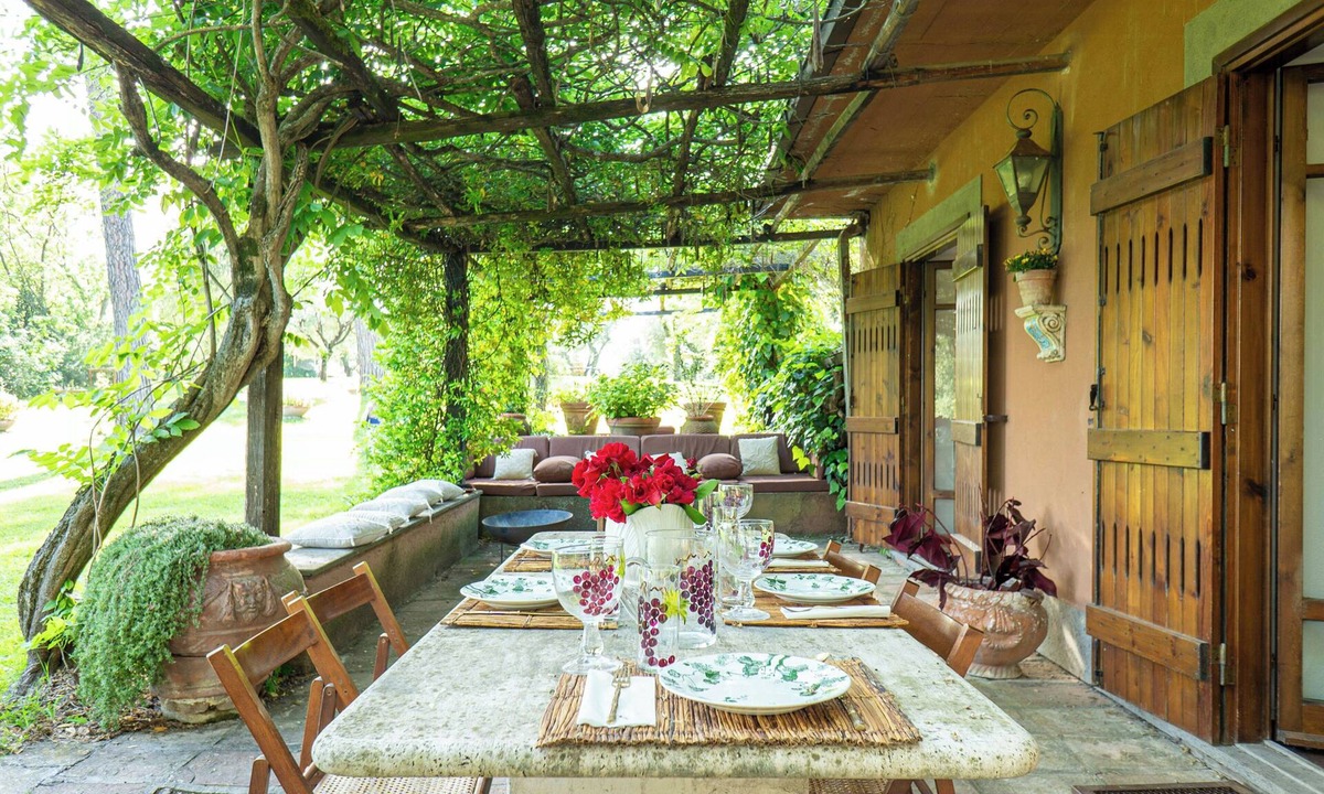 Magliano Sabina House | Designer villa with views over Tiber Valley