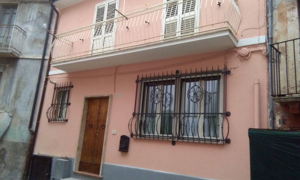 Pratola Peligna House | detached house near the Madonna della Libera sanctuary
