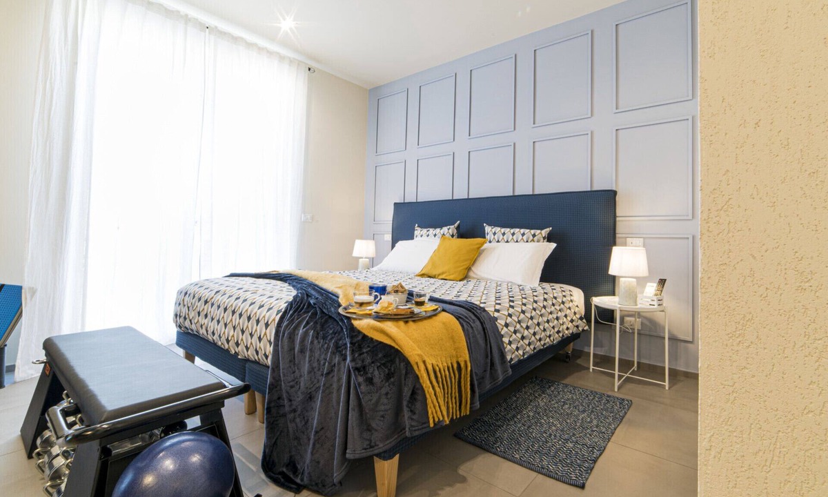 Pescara Bed & Breakfast | Double/twin room with bathroom and king size bed near Pescara airport