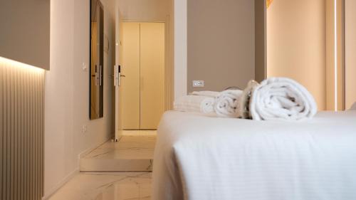 San Babila Bed & Breakfast | DUOMO HUB - Boutique Guest Rooms with Self Check-In