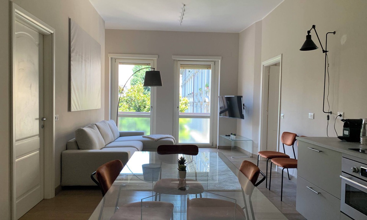 Tricolore Apartment | Elegant & Bright Living in the City Centre
