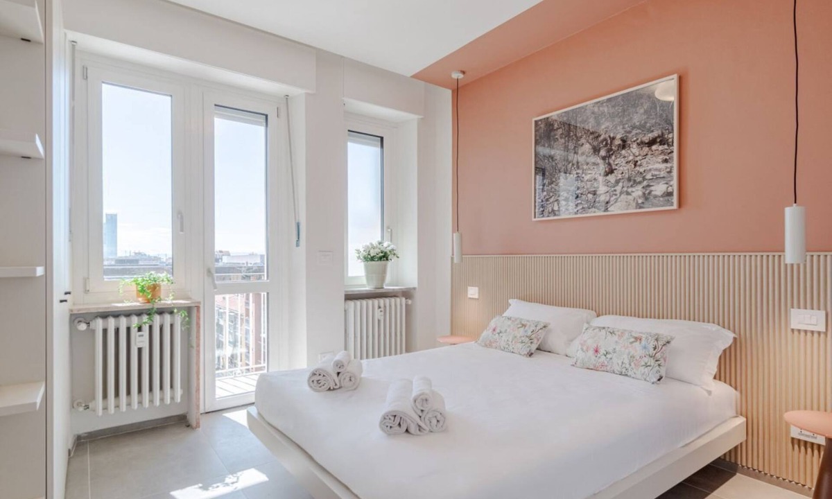 Lingotto Apartment | Elegant studio apartment in a very convenient location, right in front of the metro station: in just 6 minutes you'll be downtown, and even faster to the lively San Salvario neighborhood. The apartment is just steps from the Po River Park, the Lingotto e