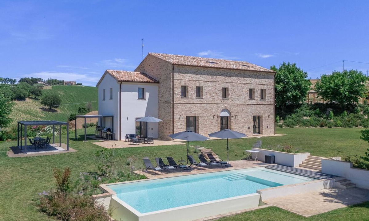 Filottrano Villa | Elegant villa with pool and countryside views, 30 minutes from the beaches of the Conero Riviera
