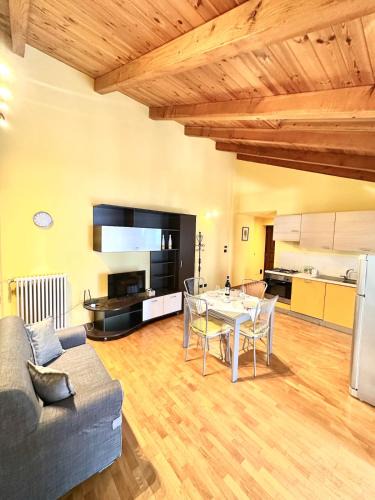 Savigliano Apartment | Elegante loft nel centro storico di Savigliano