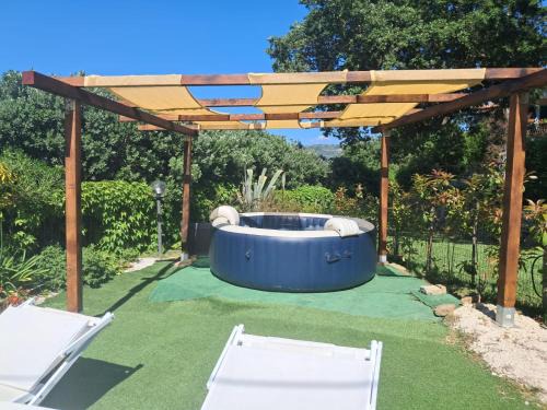 Perdifumo Villa | Elegante villa panoramica con giardino e idromassaggio a 10 minuti dal mare