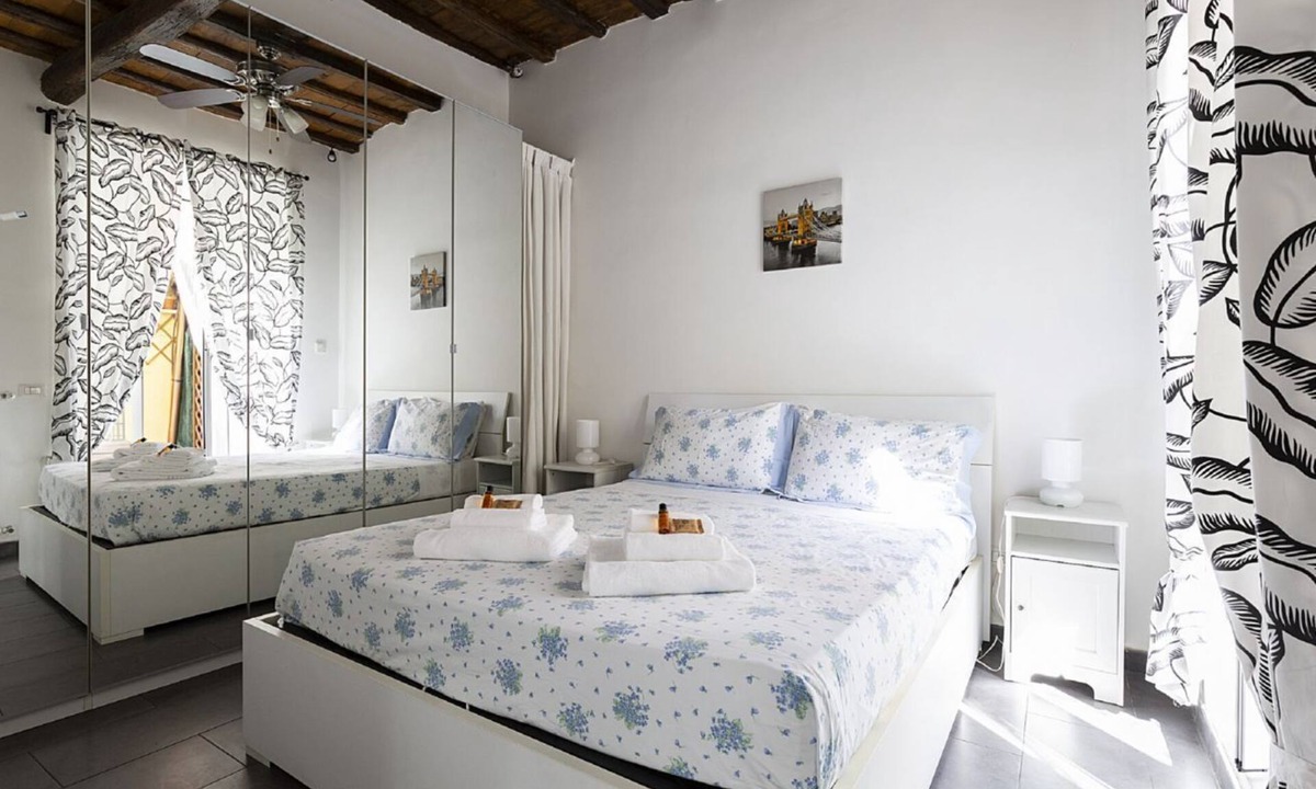 Rione XIV Borgo Apartment | Emma's Apartment,St. Peter's Borgo Sistine Chapel