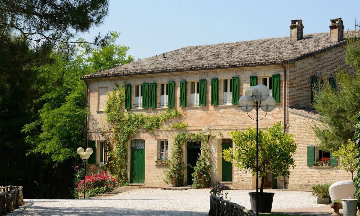 Montemaggiore al Metauro Villa | Exclusive villa for 15 people with swimming pool 15 km to the sea