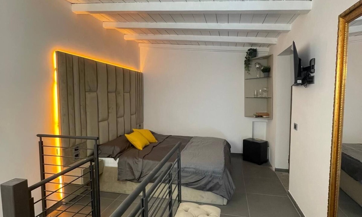 Monti Villa | Exclusive 2-Bed Villa 5 min to Colosseum