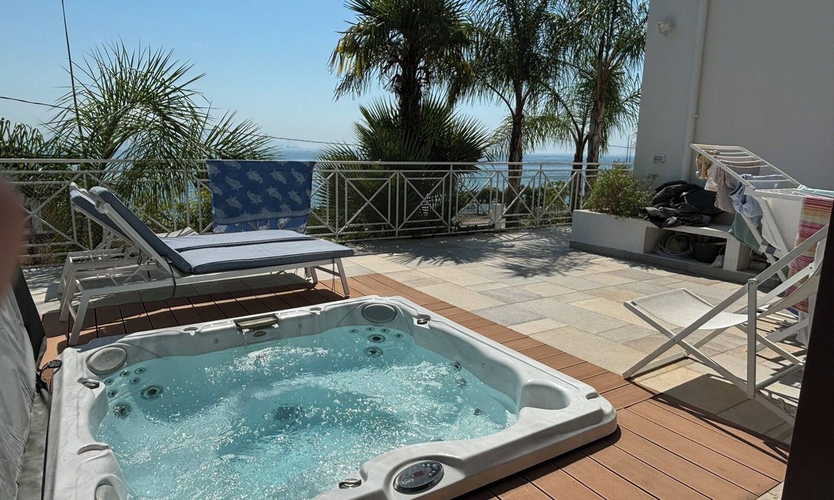 Gaeta Villa | Fantastic sea view cottage: jacuzzi, spacious patio and panoramic terrace