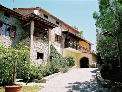 Monte Santa Maria Tiberina House | Farmhouse in Umbria near Palazzo Bourbon