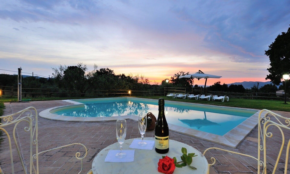 Giano dell'Umbria House | Farmhouse 'Casale Storico Xvii Sec - Tulipano' with Mountain View and Shared Pool