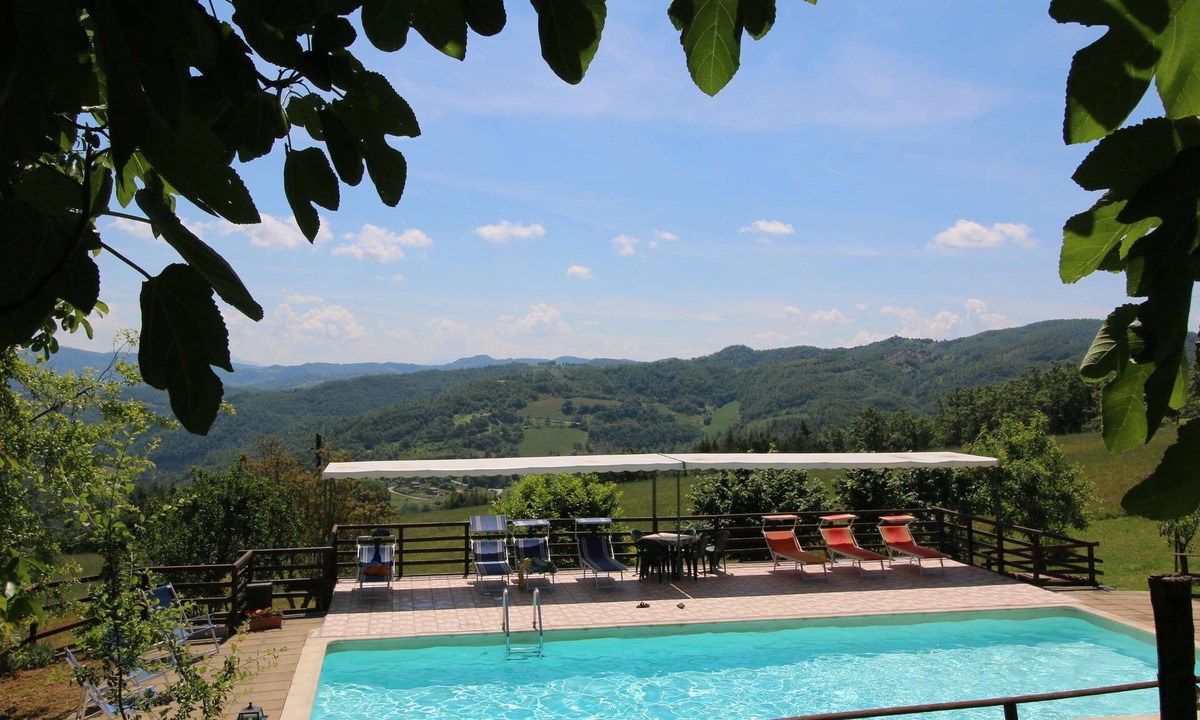 Apecchio House | Farmhouse in Apecchio with Mountain Views