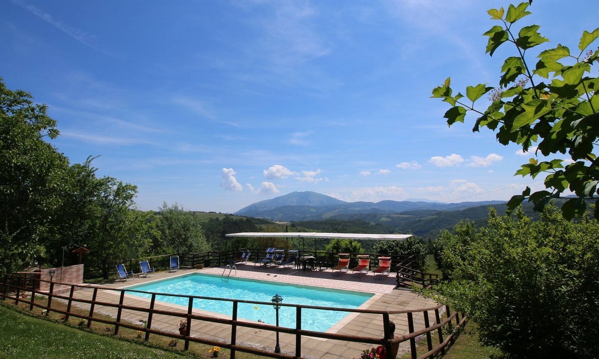 Apecchio House | Farmhouse in Apecchio with Pool & Spa