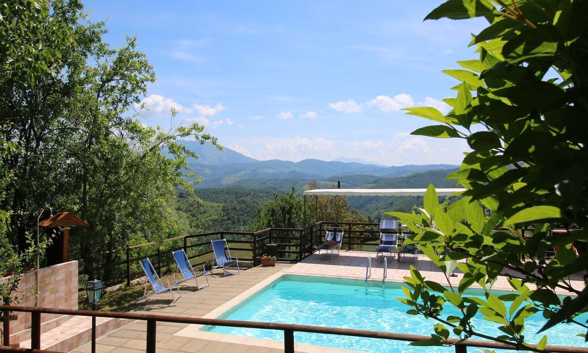 Apecchio House | Farmhouse in Apecchio with Pool & Spa