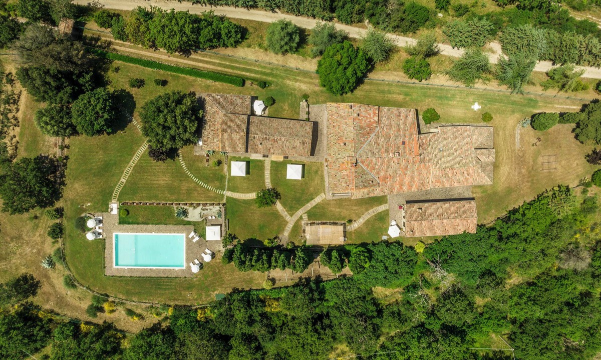 Fraccano House | Farmhouse Podere Pietraluna exclusively, 8 apt x20, panoramic pool, BBQ