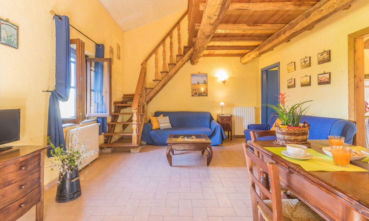 Viterbo Apartment | Farmhouse Tenuta Serpepe - Girasole
