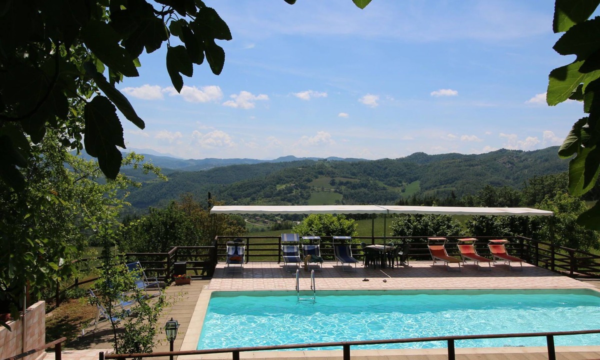 Apecchio House | Farmhouse with Pool & Spa