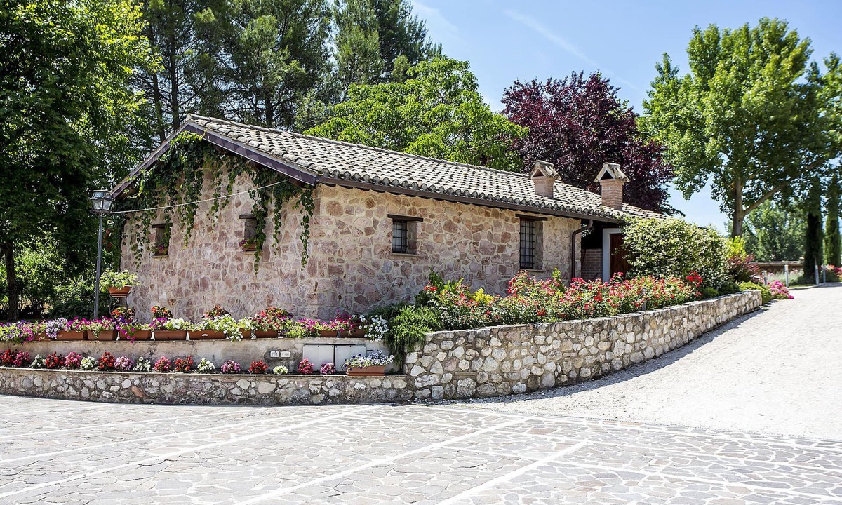 Crocemaroggia House | Fiordaliso apartment in Farmhouse with Garden and Pool