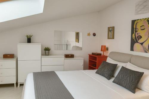 Rome Province Apartment | Fiore di Loto loft Roma est