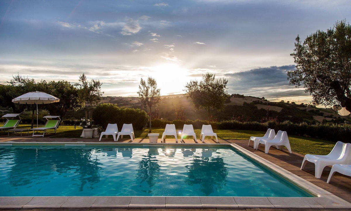 Fossombrone House | Flat for 4 Persons with pool
