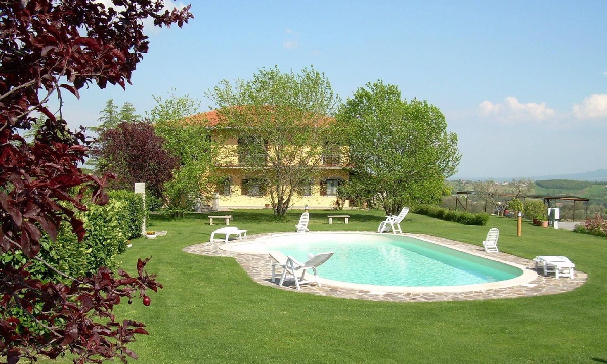 Montefiascone Other | Flat 'Sunflower' with private parking