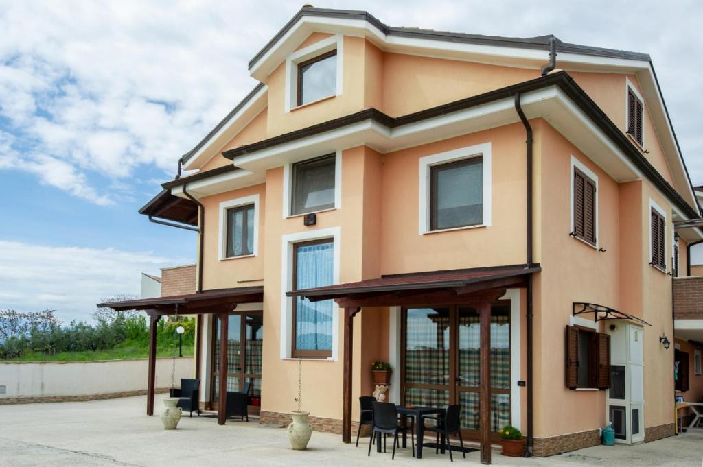 Torrevecchia Teatina Apartment | Flora house