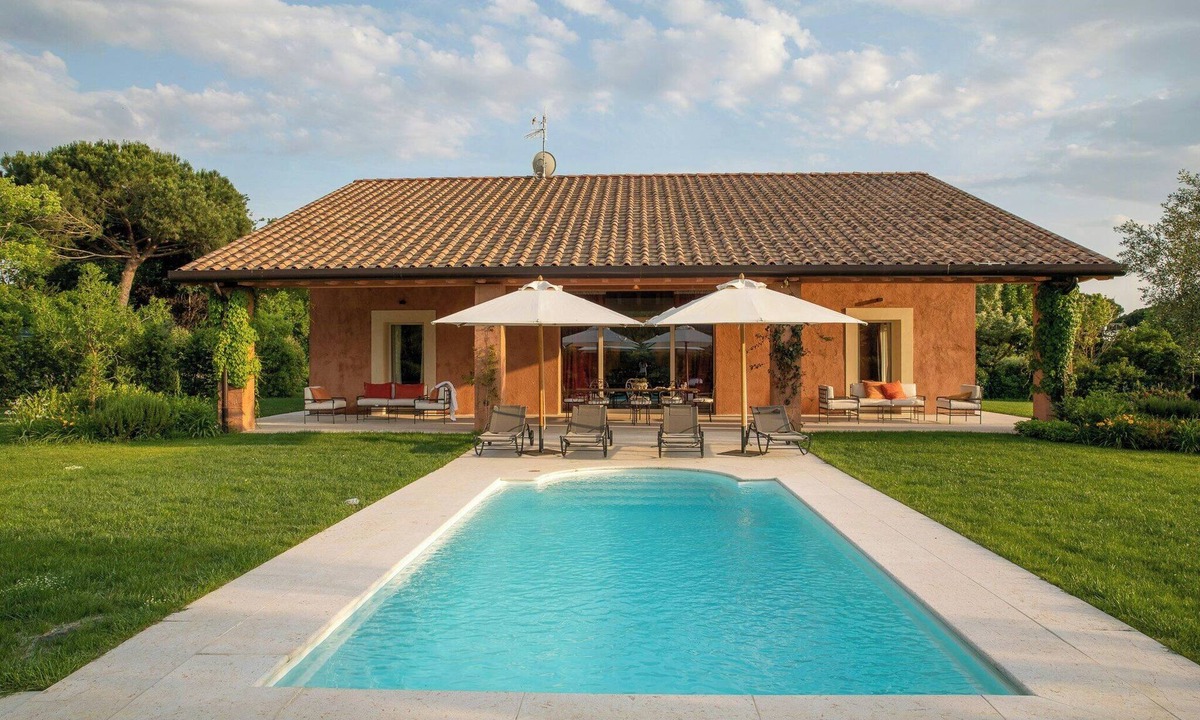 Castiglione della Pescaia House | Former Grand Duke's stable with pool in Tuscany
