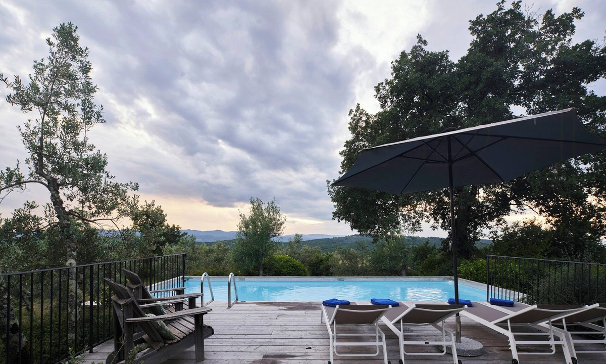 Pergine Valdarno House | Frank Lloyd Wright-inspired villa in Tuscany