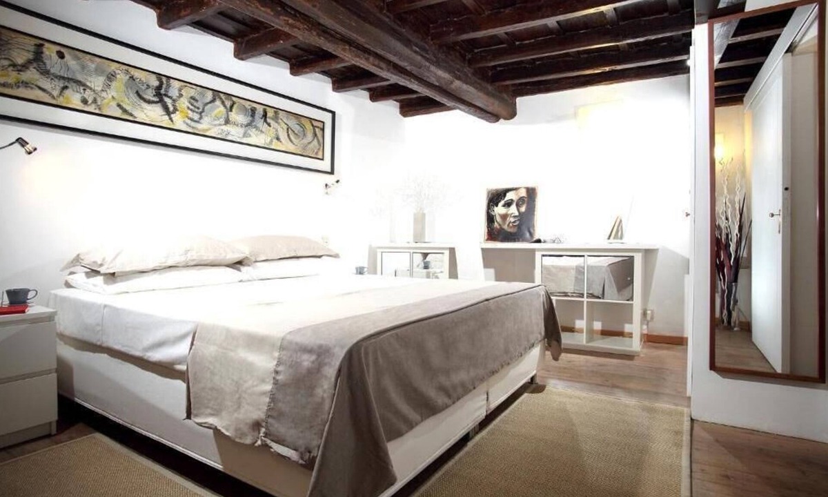 Rione V Ponte Apartment | From