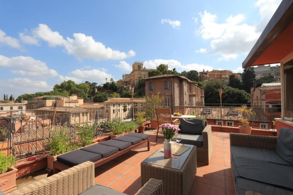 Trastevere Apartment | Garibaldi 2