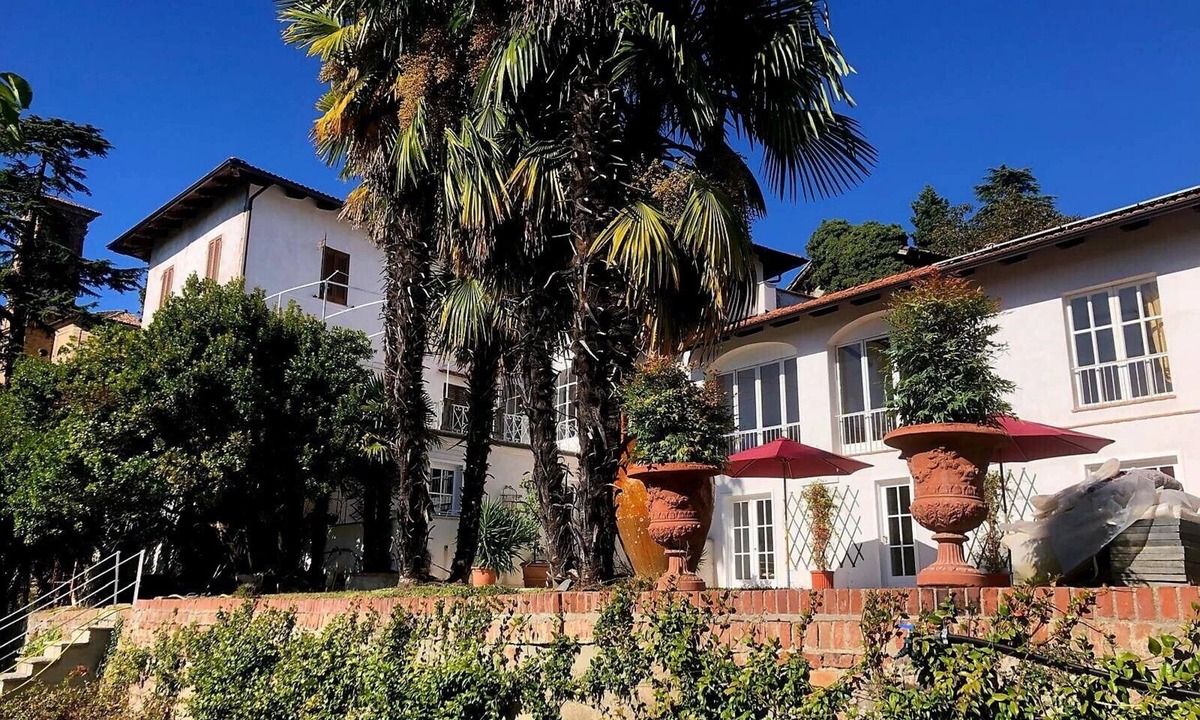 Moncestino Villa | Gelsomino - Romantic Apartment with a Pool in a Historic Villa in Monferrato