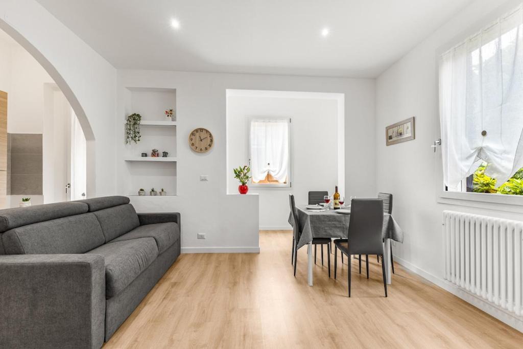 San Giuliano Milanese Apartment | General Hospital Linate Milan Bright Two Room Apartment