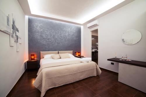 Historical Downtown Salerno Bed & Breakfast | Glam House