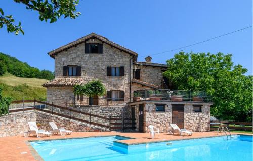 Montemonaco Apartment | Gorgeous Apartment In Montemonaco