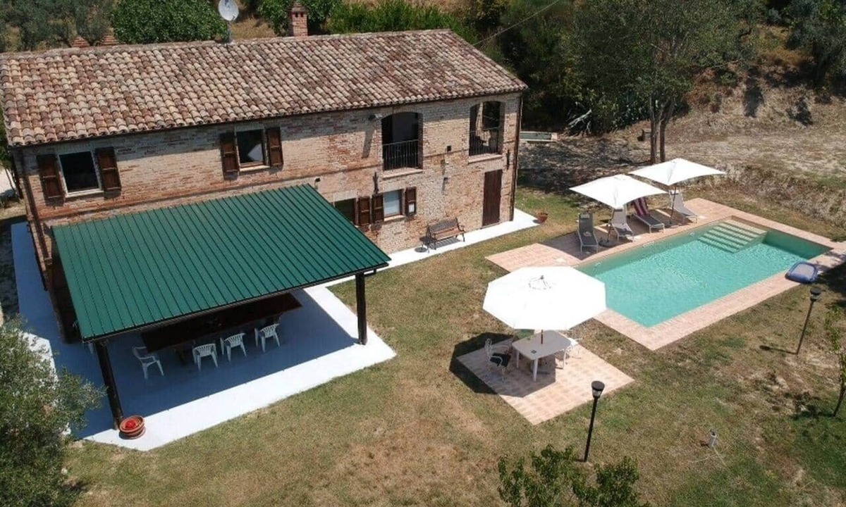 Ponzano di Fermo Villa | Gorgeous country Villa with pool. Great views, close to beaches, total privacy!