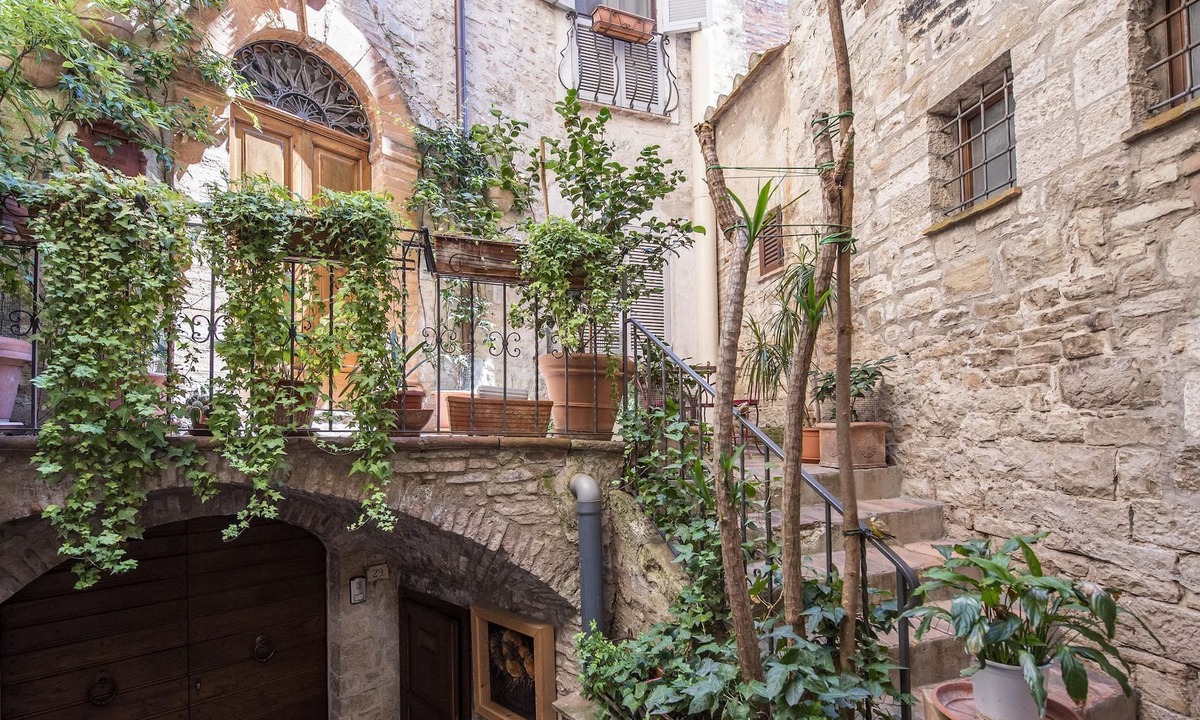 Todi Apartment | Gorgeous typical historic apartment with views and outdoor landing with table