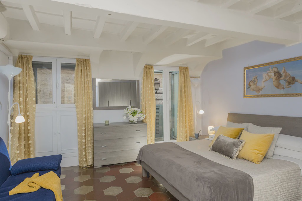 Rione VI Parione Apartment | Governo Vecchio | Apt near Piazza Navona